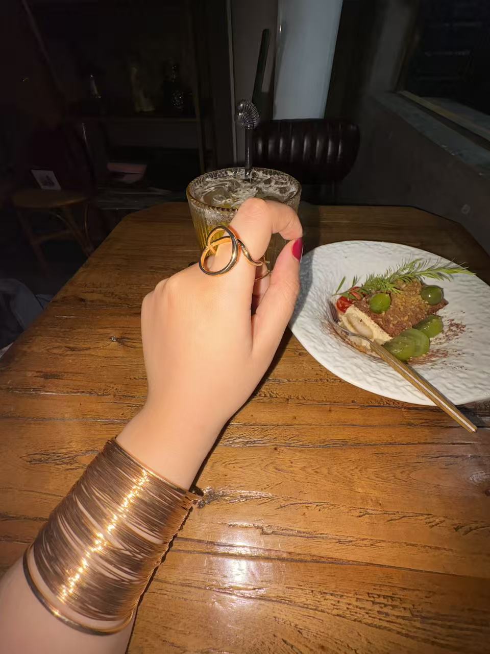 Radiant Wire Cuff – 18k Gold-Plated Elegance