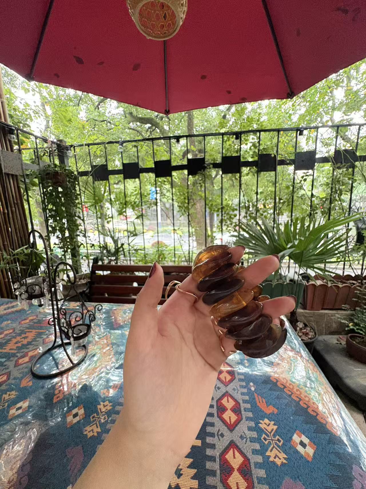 Amber Glow Bracelet – Chunky Resin Elegance