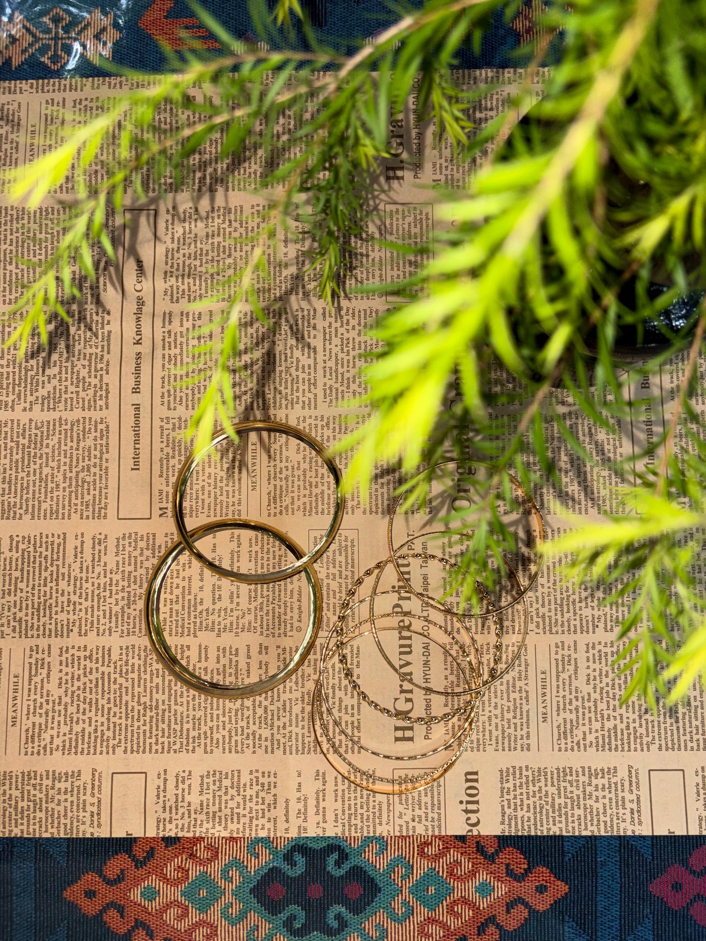 Golden Bangle Set – 8-Piece Textured Elegance