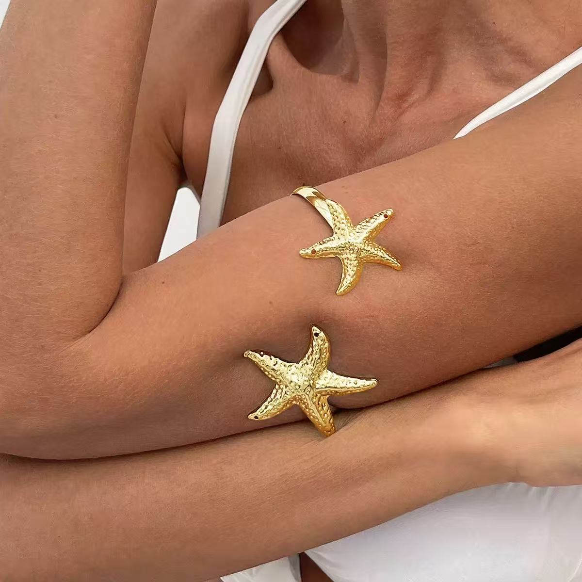 Starfish Gold Arm Cuff – Ocean-Inspired Elegance