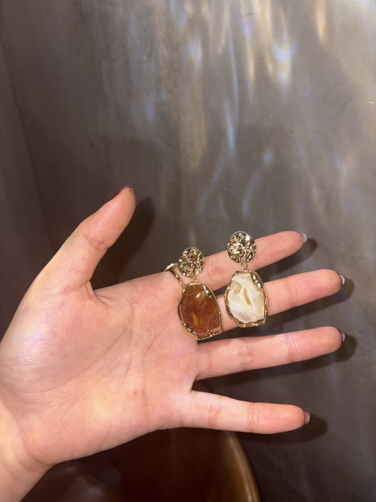 Stone Drop Earrings – Gold-Plated (Amber/Cream)