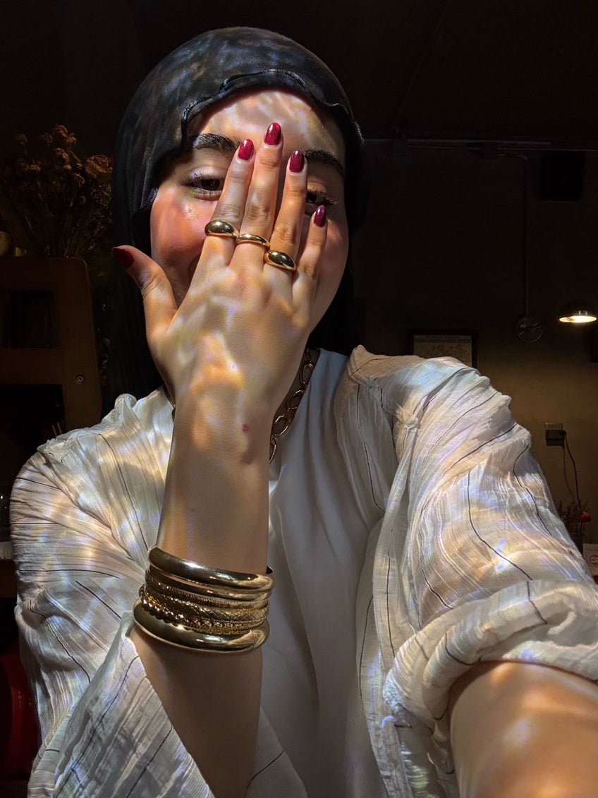 Golden Bangle Set – 8-Piece Textured Elegance