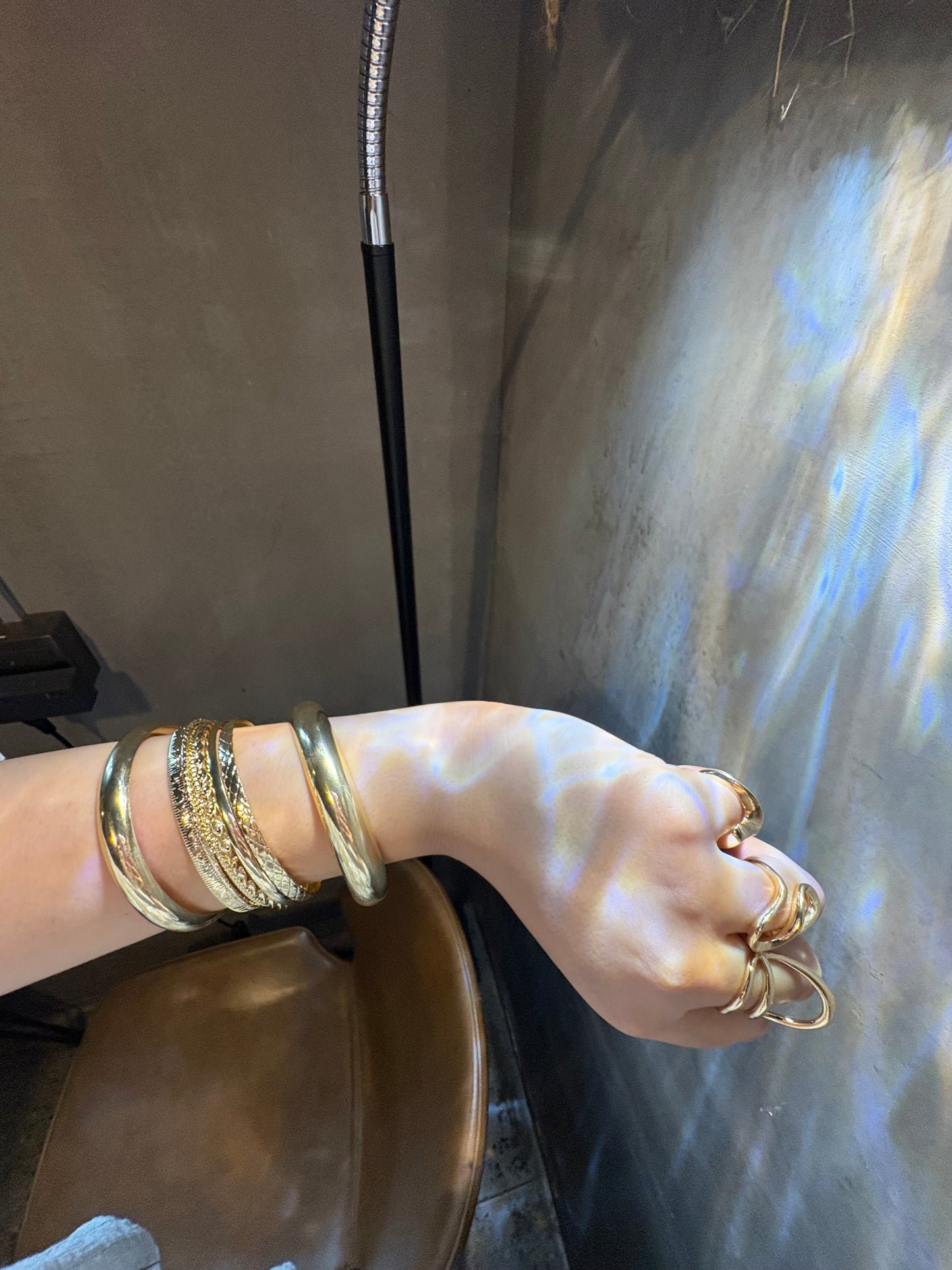 Golden Bangle Set – 8-Piece Textured Elegance