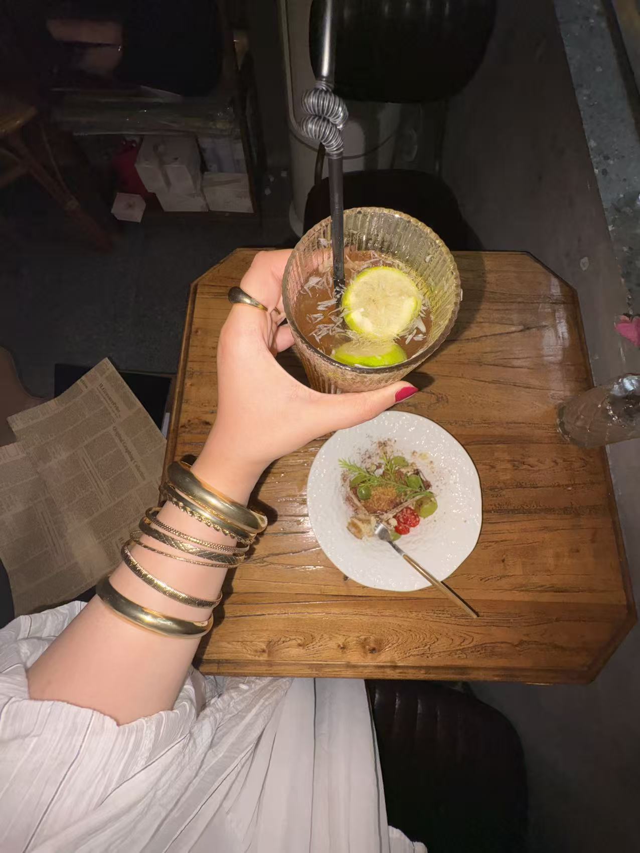 Golden Bangle Set – 8-Piece Textured Elegance