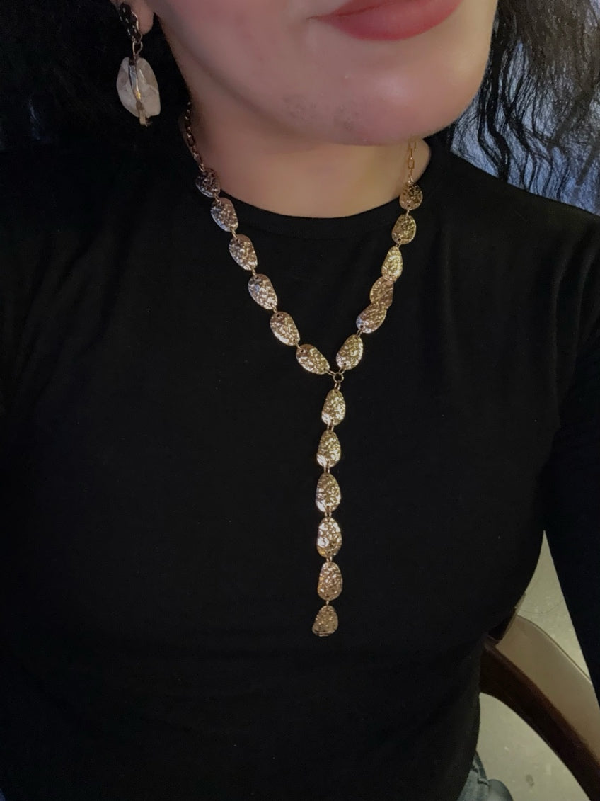 Golden Leaf Cascade – Y-Shaped Statement Necklace